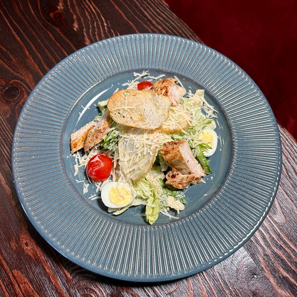 Цезарь с курицей